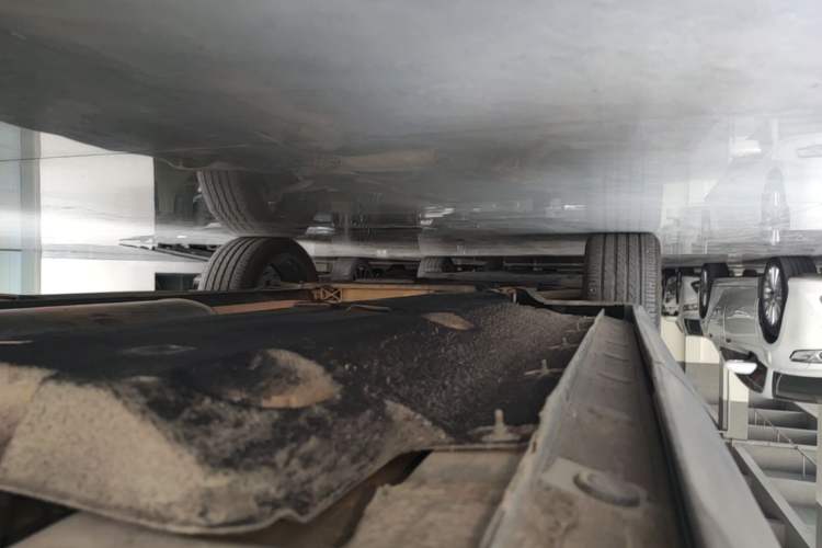 Used Hongqi HS5 2019 2.0T Smart Connect Flagship All-Wheel-Drive Version Left Side Sill