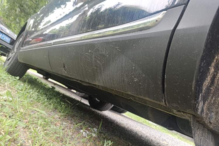 Used Hongqi HS5 2019 2.0T Smart Connect Flagship Edition Left Side Sill