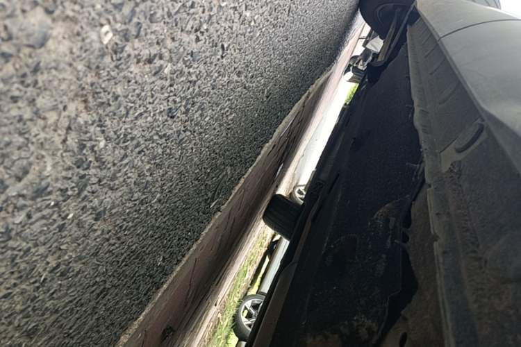 Used Hongqi HS5 2019 2.0T Smart Connect Flagship Edition Left Side Sill