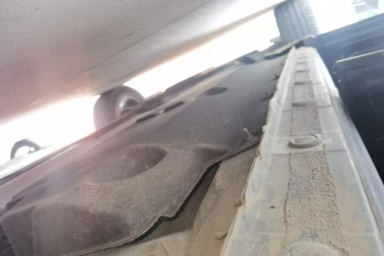Used Hongqi HS5 2019 2.0T Smart Connect Flagship Edition Left Side Sill