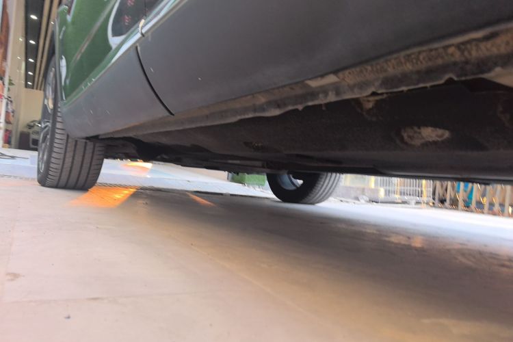 Used Hongqi HS5 2019 2.0T Smart Connect Flagship All-Wheel-Drive Version Left Side Sill