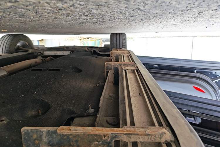 Used Hongqi HS5 2019 2.0T Smart Connect Flagship Edition Left Side Sill