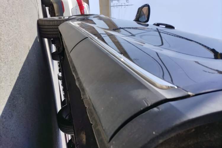 Used Hongqi HS5 2019 2.0T Smart Connect Flagship All-Wheel-Drive Version Left Side Sill