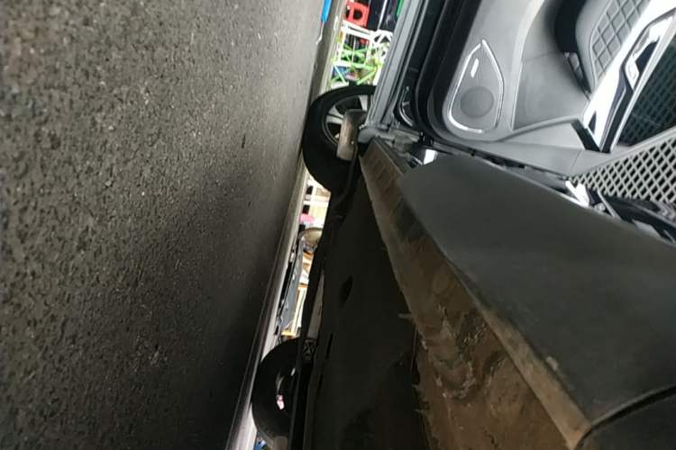 Used Hongqi HS5 2019 2.0T Smart Connect Flagship Edition Left Side Sill