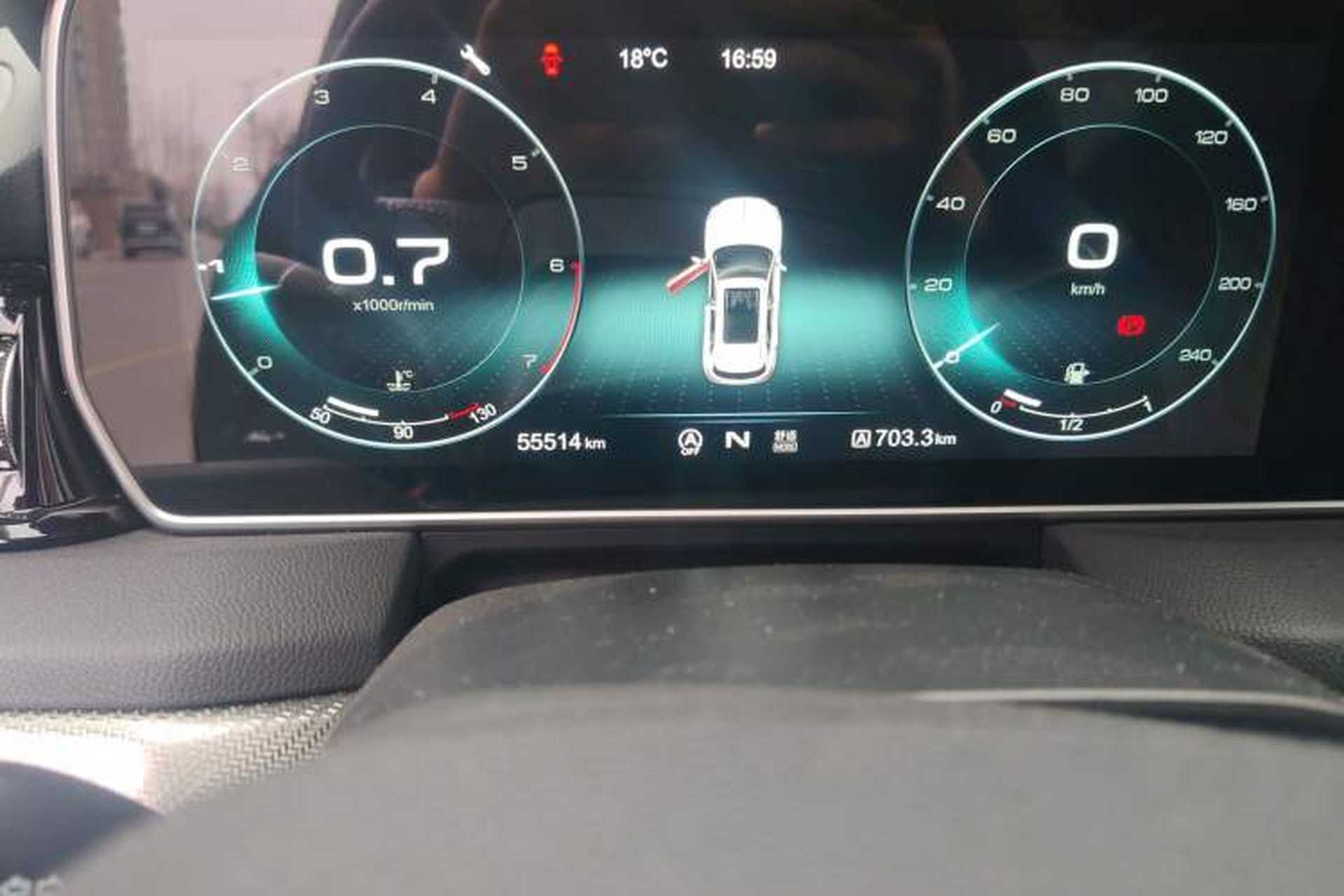 Used Hongqi HS5 2019 2.0T Smart Connect Flagship All-Wheel-Drive Version Odometer Close Up