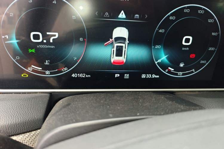 Used Hongqi HS5 2019 2.0T Smart Connect Flagship Edition Odometer Close Up