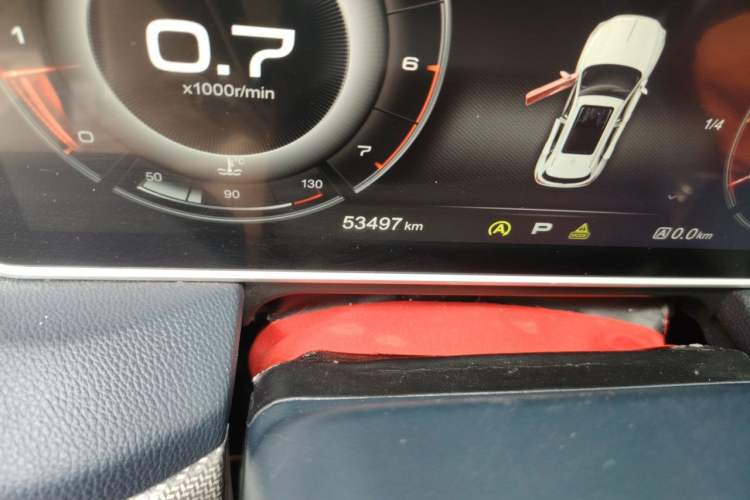 Used Hongqi HS5 2019 2.0T Smart Connect Flagship All-Wheel-Drive Version Odometer Close Up