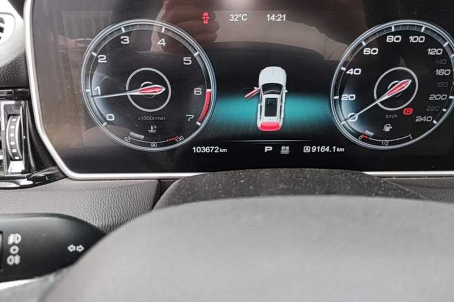 Used Hongqi HS5 2019 2.0T Smart Connect Flagship Edition Odometer Close Up