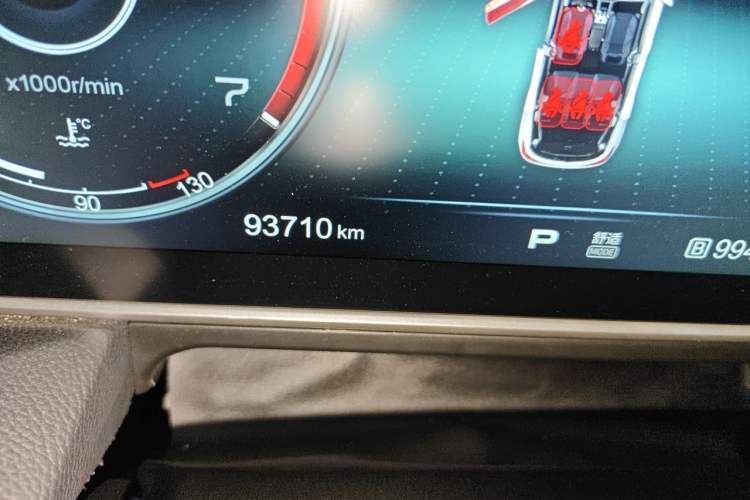 Used Hongqi HS5 2019 2.0T Smart Connect Flagship All-Wheel-Drive Version Odometer Close Up
