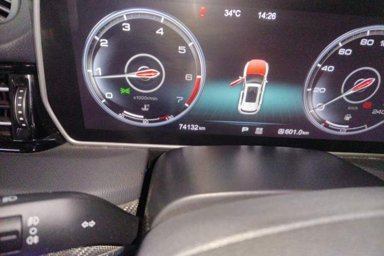 Used Hongqi HS5 2019 2.0T Smart Connect Flagship All-Wheel-Drive Version Odometer Close Up