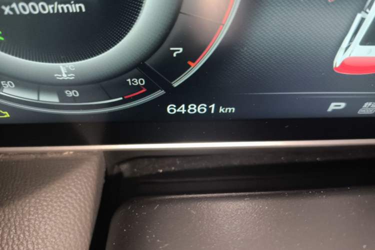 Used Hongqi HS5 2019 2.0T Smart Connect Flagship Edition Odometer Close Up