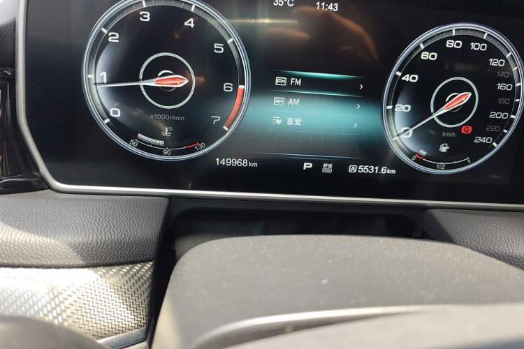 Used Hongqi HS5 2019 2.0T Smart Connect Flagship Edition Odometer Close Up