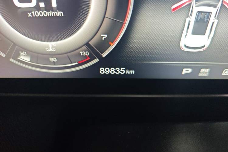 Used Hongqi HS5 2019 2.0T Smart Connect Flagship Edition Odometer Close Up