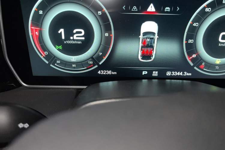 Used Hongqi HS5 2019 2.0T Smart Connect Flagship All-Wheel-Drive Version Odometer Close Up