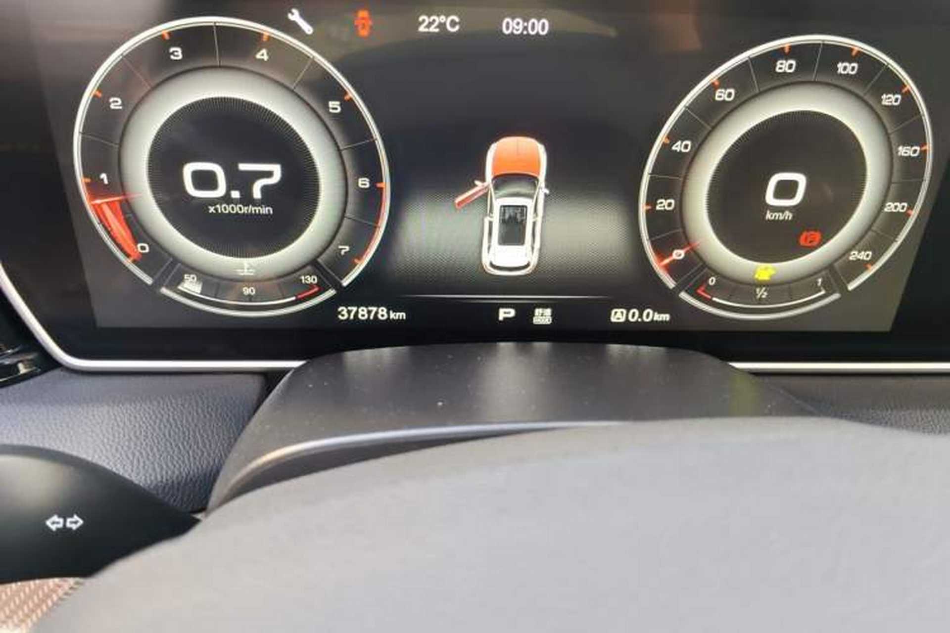 Used Hongqi HS5 2019 2.0T Smart Connect Flagship All-Wheel-Drive Version Odometer Close Up