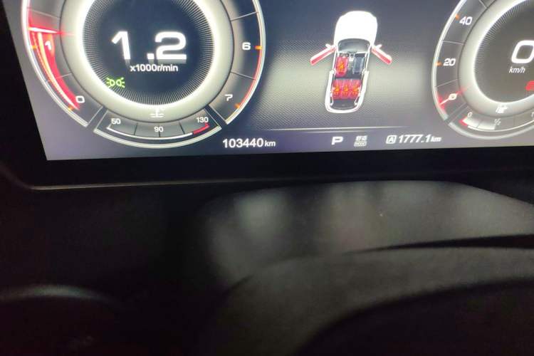 Used Hongqi HS5 2019 2.0T Smart Connect Flagship Edition Odometer Close Up