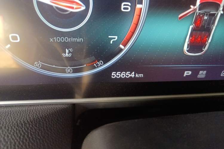 Used Hongqi HS5 2019 2.0T Smart Connect Flagship All-Wheel-Drive Version Odometer Close Up