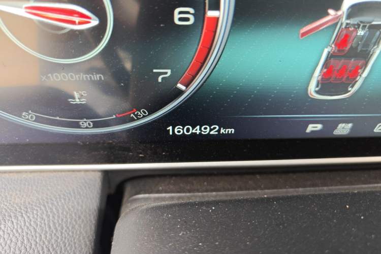 Used Hongqi HS5 2019 2.0T Smart Connect Flagship Edition Odometer Close Up
