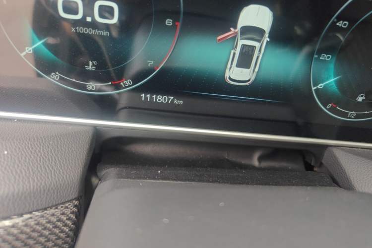 Used Hongqi HS5 2019 2.0T Smart Connect Flagship Edition Odometer Close Up