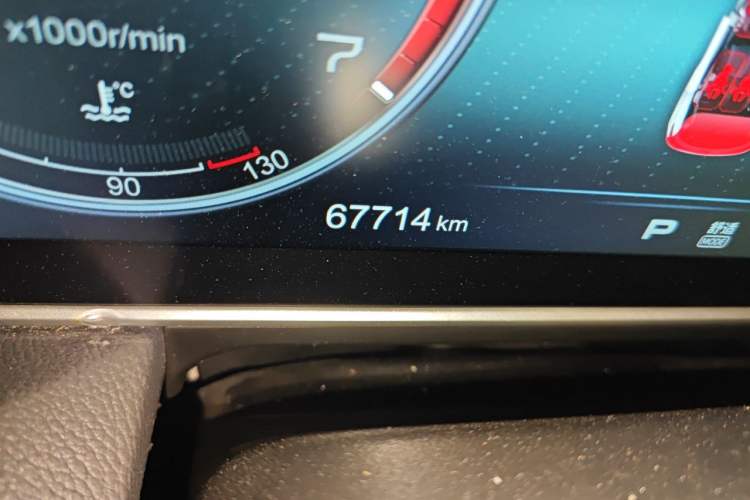 Used Hongqi HS5 2019 2.0T Smart Connect Flagship Edition Odometer Close Up