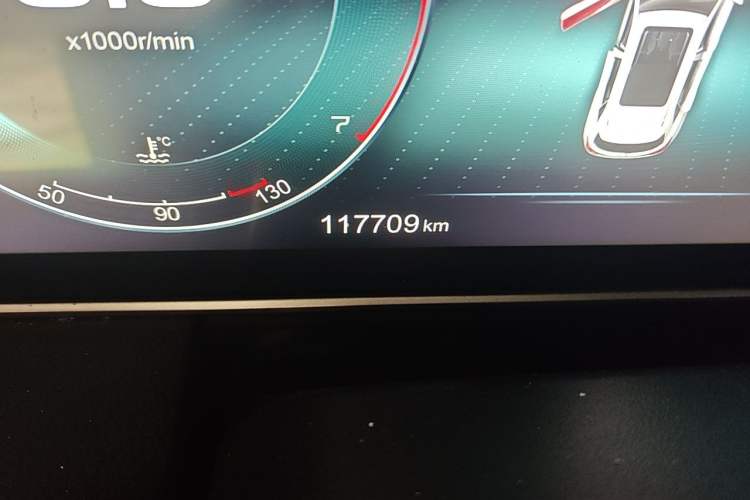 Used Hongqi HS5 2019 2.0T Smart Connect Flagship Edition Odometer Close Up