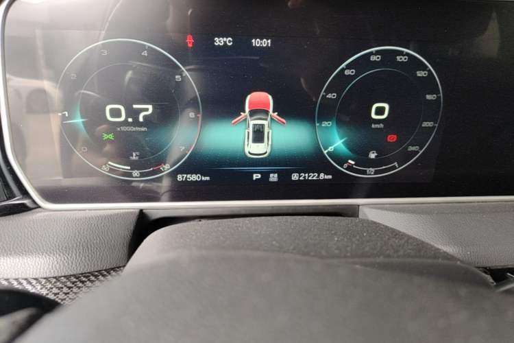 Used Hongqi HS5 2019 2.0T Smart Connect Flagship All-Wheel-Drive Version Odometer Close Up