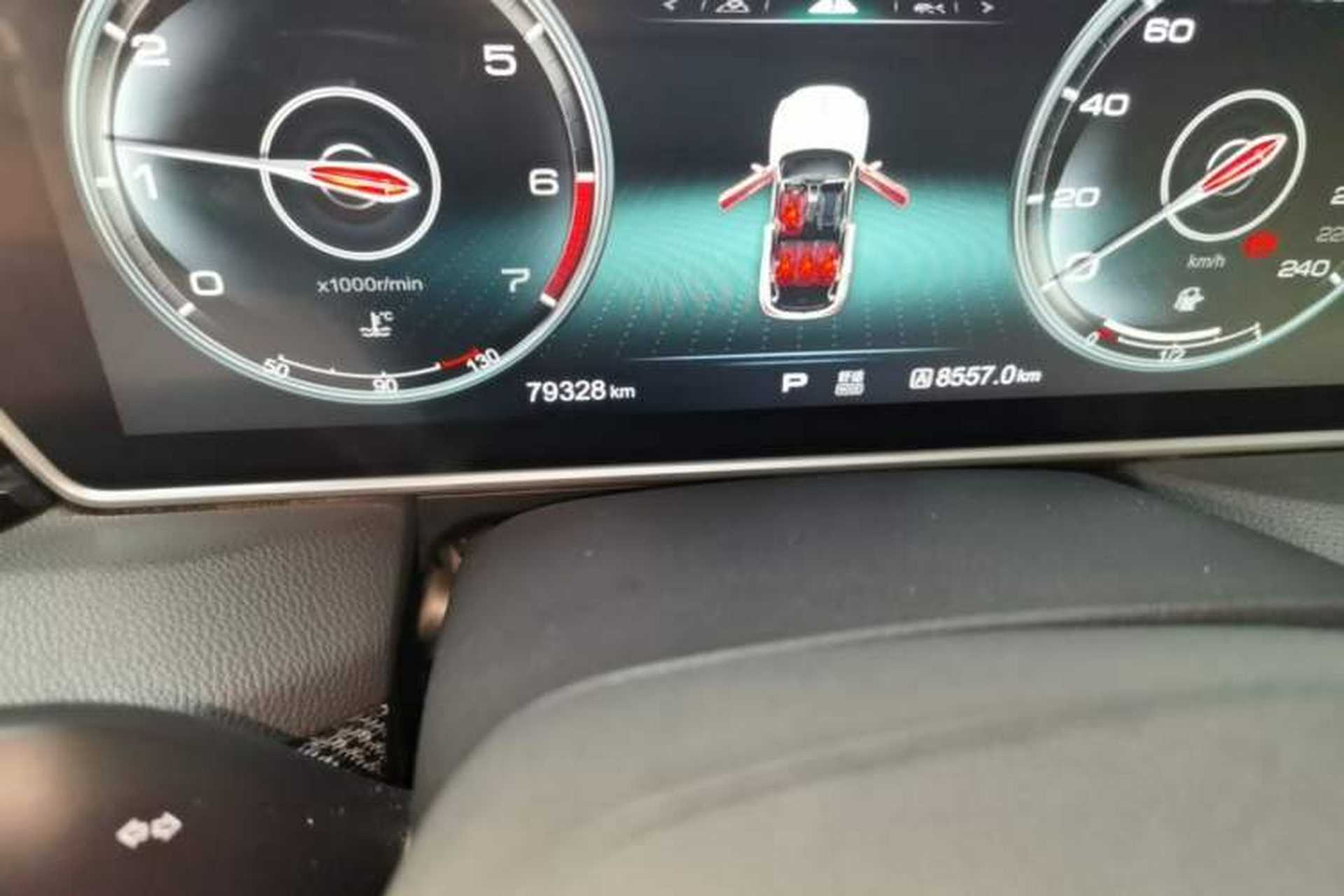 Used Hongqi HS5 2019 2.0T Smart Connect Flagship All-Wheel-Drive Version Odometer Close Up