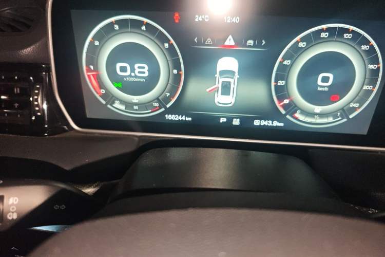 Used Hongqi HS5 2019 2.0T Smart Connect Flagship Edition Odometer Close Up