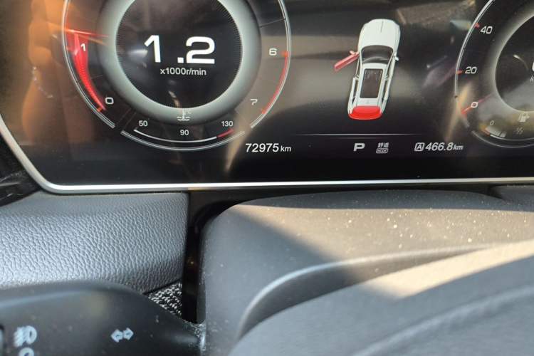 Used Hongqi HS5 2019 2.0T Smart Connect Flagship Edition Odometer Close Up