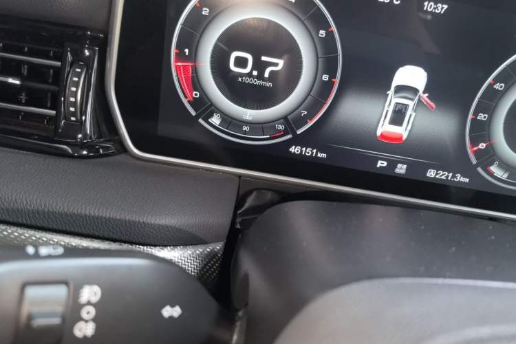 Used Hongqi HS5 2019 2.0T Smart Connect Flagship All-Wheel-Drive Version Odometer Close Up