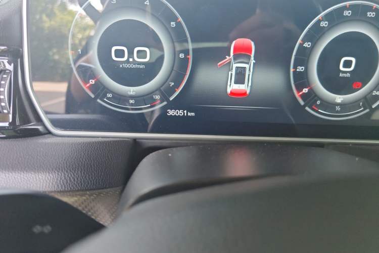 Used Hongqi HS5 2019 2.0T Smart Connect Flagship Edition Odometer Close Up
