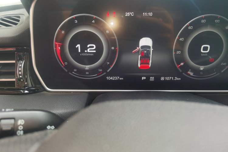 Used Hongqi HS5 2019 2.0T Smart Connect Flagship Edition Odometer Close Up