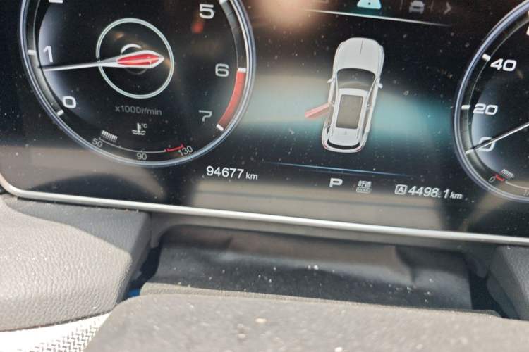 Used Hongqi HS5 2019 2.0T Smart Connect Flagship Edition Odometer Close Up