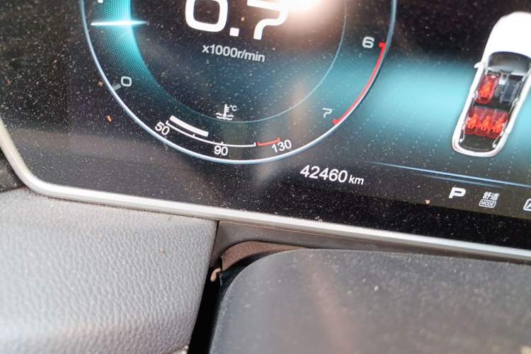 Used Hongqi HS5 2019 2.0T Smart Connect Flagship Edition Odometer Close Up