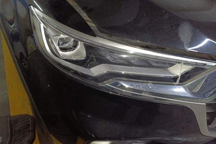 Used Hongqi HS5 2019 2.0T Smart Connect Flagship All-Wheel-Drive Version Right Front Headlight