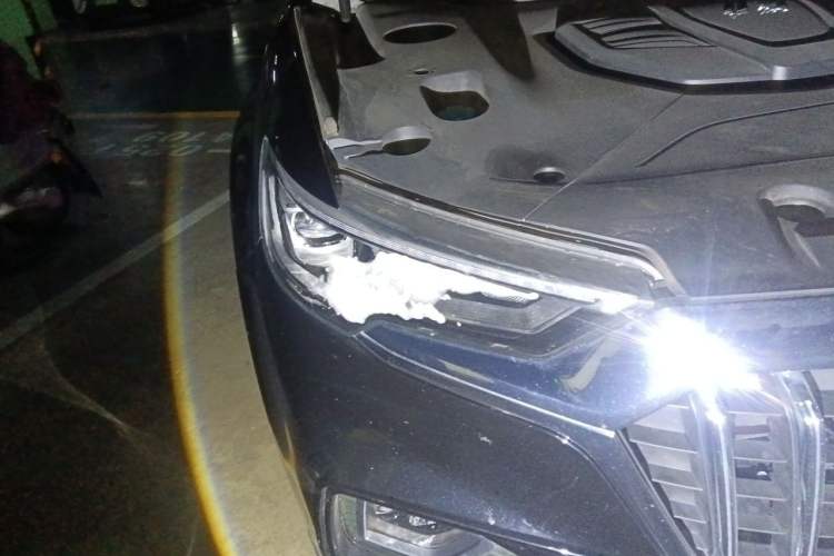 Used Hongqi HS5 2019 2.0T Smart Connect Flagship All-Wheel-Drive Version Right Front Headlight