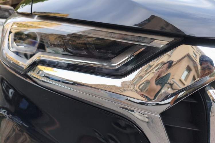 Used Hongqi HS5 2019 2.0T Smart Connect Flagship Edition Right Front Headlight