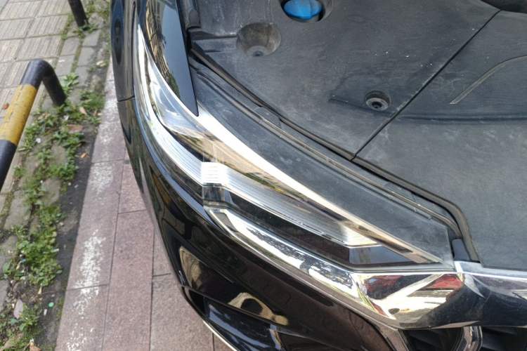 Used Hongqi HS5 2019 2.0T Smart Connect Flagship All-Wheel-Drive Version Right Front Headlight