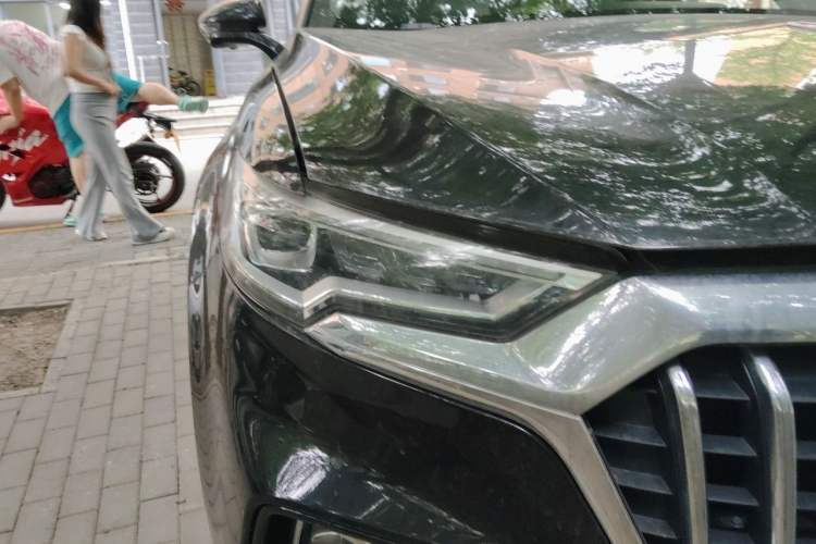 Used Hongqi HS5 2019 2.0T Smart Connect Flagship All-Wheel-Drive Version Right Front Headlight