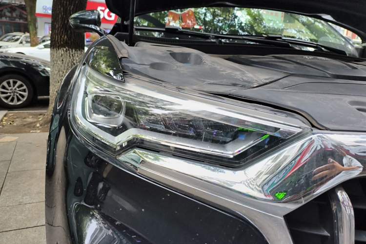Used Hongqi HS5 2019 2.0T Smart Connect Flagship All-Wheel-Drive Version Right Front Headlight