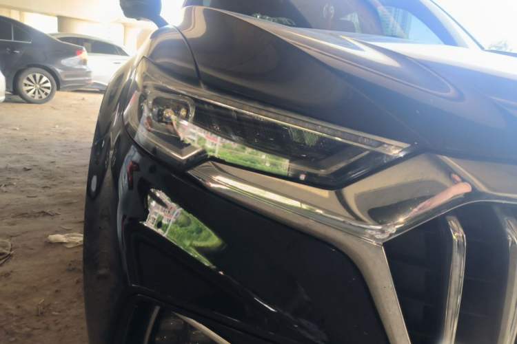Used Hongqi HS5 2019 2.0T Smart Connect Flagship Edition Right Front Headlight