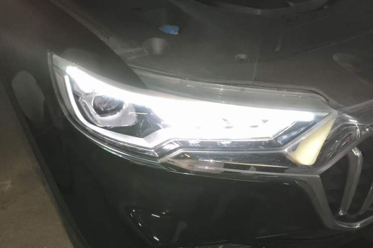 Used Hongqi HS5 2019 2.0T Smart Connect Flagship Edition Right Front Headlight