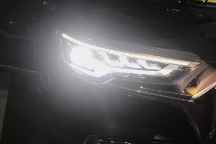 Used Hongqi HS5 2019 2.0T Smart Connect Flagship Edition Right Front Headlight