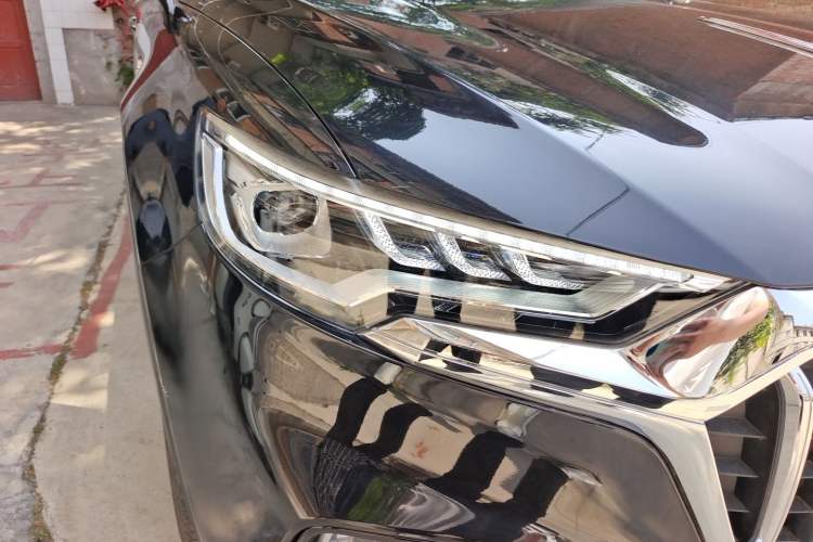 Used Hongqi HS5 2019 2.0T Smart Connect Flagship Edition Right Front Headlight