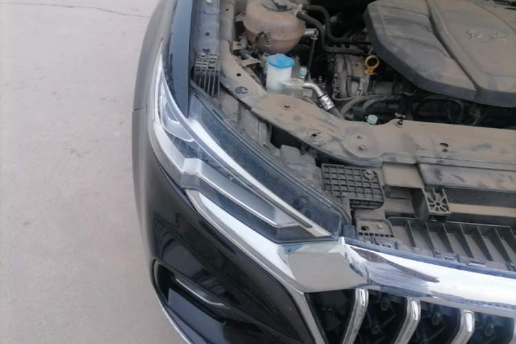 Used Hongqi HS5 2019 2.0T Smart Connect Flagship All-Wheel-Drive Version Right Front Headlight