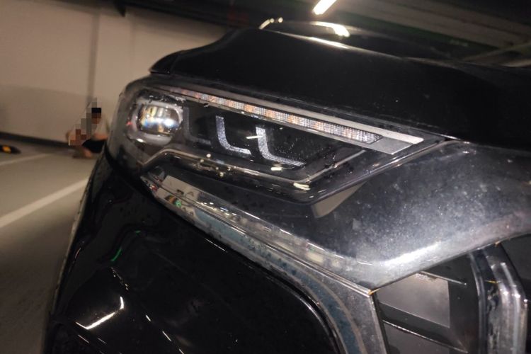 Used Hongqi HS5 2019 2.0T Smart Connect Flagship All-Wheel-Drive Version Right Front Headlight