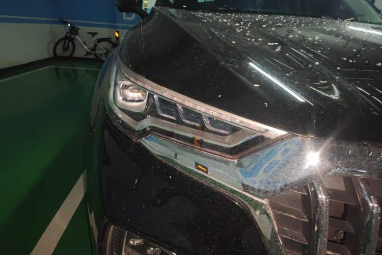 Used Hongqi HS5 2019 2.0T Smart Connect Flagship All-Wheel-Drive Version Right Front Headlight