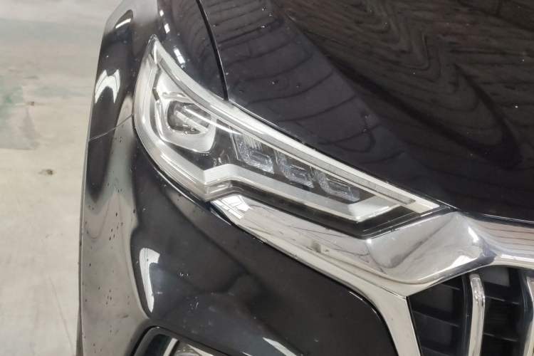 Used Hongqi HS5 2019 2.0T Smart Connect Flagship All-Wheel-Drive Version Right Front Headlight