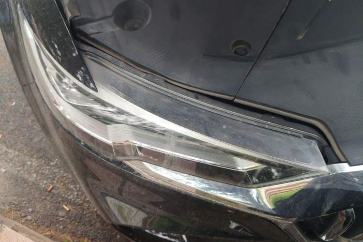 Used Hongqi HS5 2019 2.0T Smart Connect Flagship All-Wheel-Drive Version Right Front Headlight