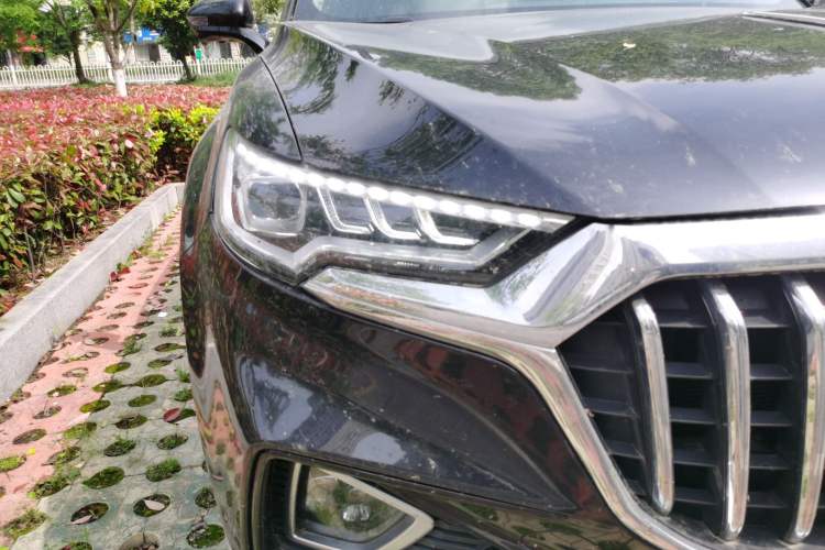 Used Hongqi HS5 2019 2.0T Smart Connect Flagship All-Wheel-Drive Version Right Front Headlight